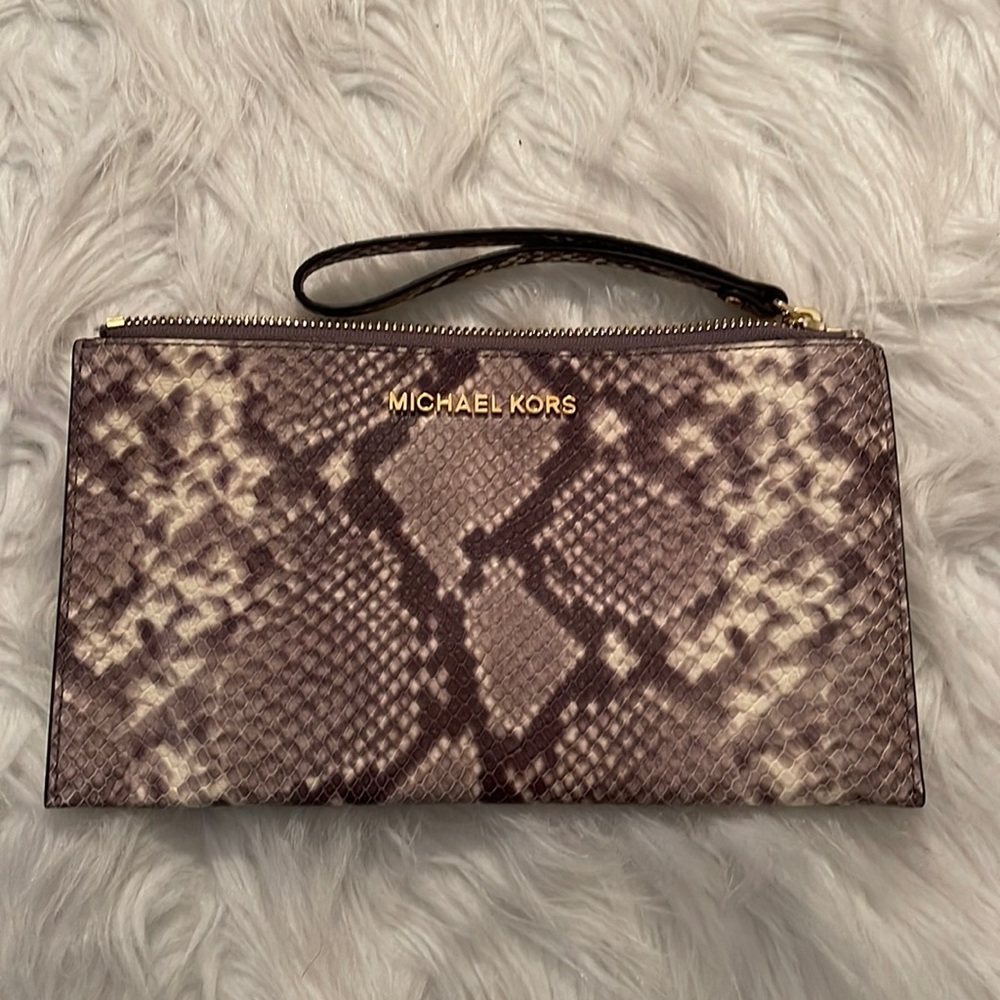 Michael Kors wristlet